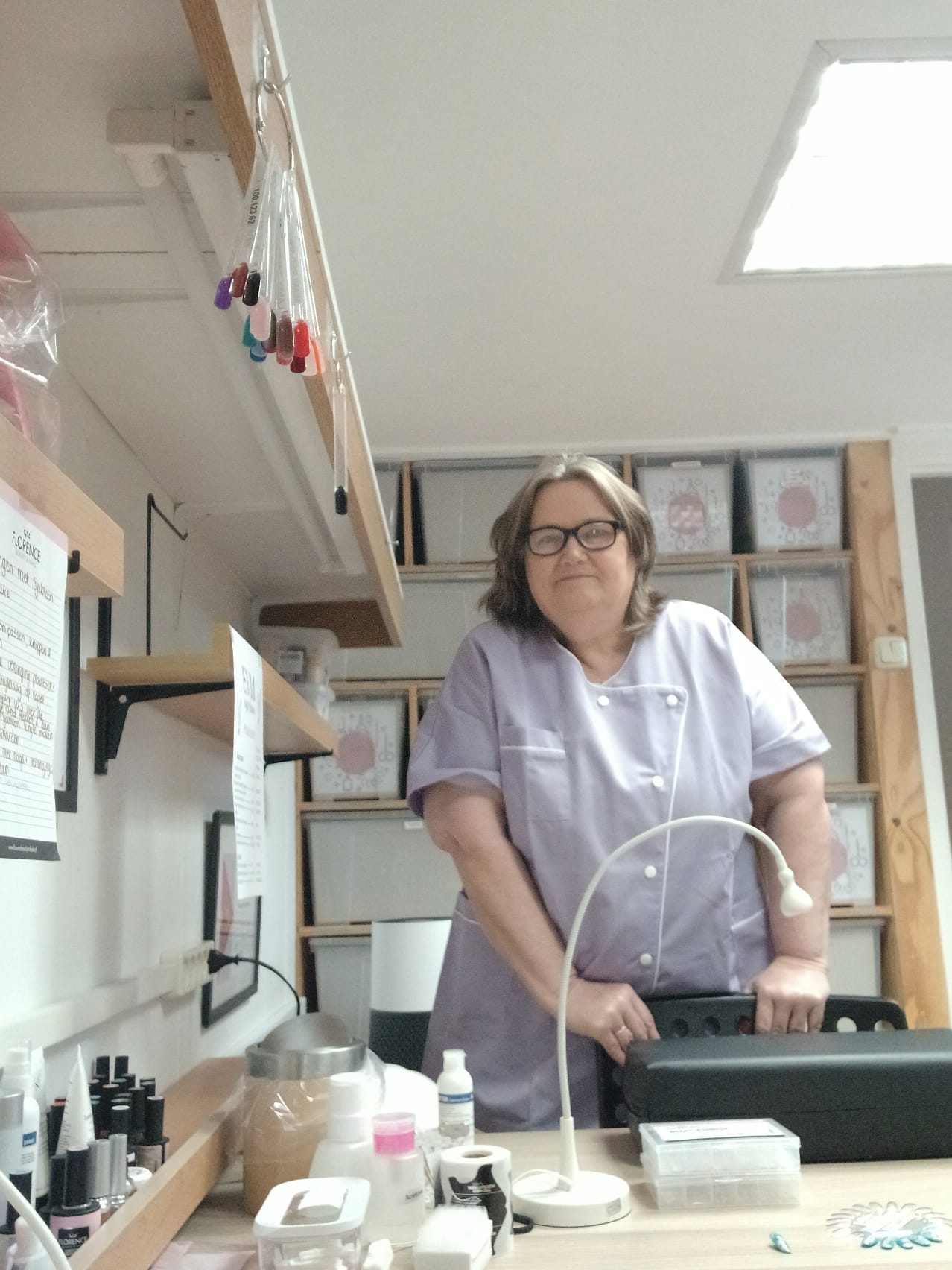 Esther van Meegdenburg aan het werk